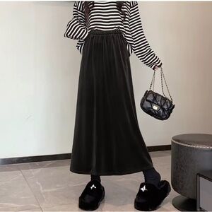 Liz Claiborne Black A-Line Skirt